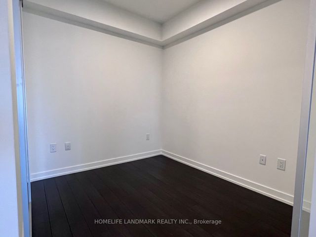 2601 - 39 Roehampton Ave