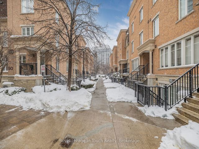 825 - 46 Western Battery Rd