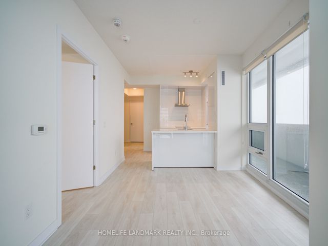 5109 - 2221 Yonge St
