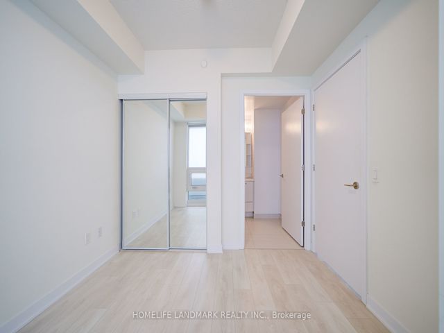 5109 - 2221 Yonge St