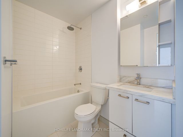 5109 - 2221 Yonge St