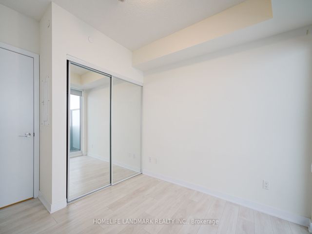 5109 - 2221 Yonge St