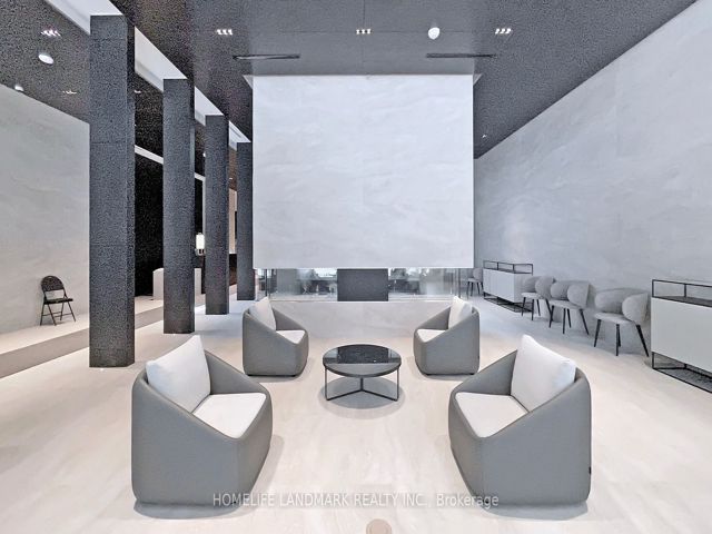 5109 - 2221 Yonge St