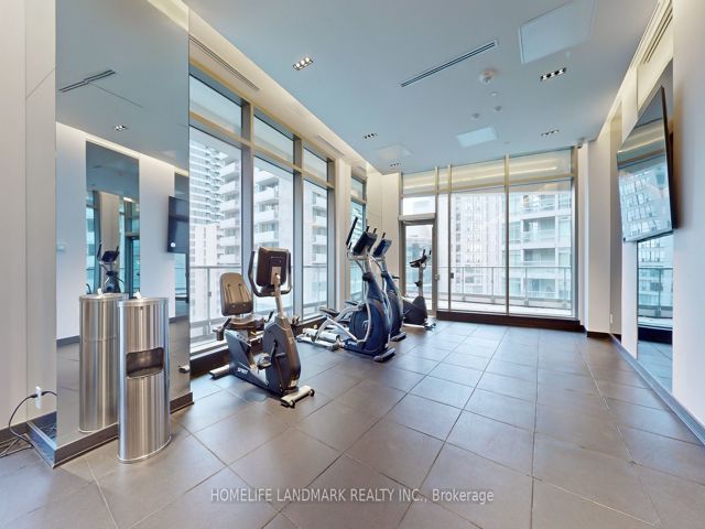 5109 - 2221 Yonge St