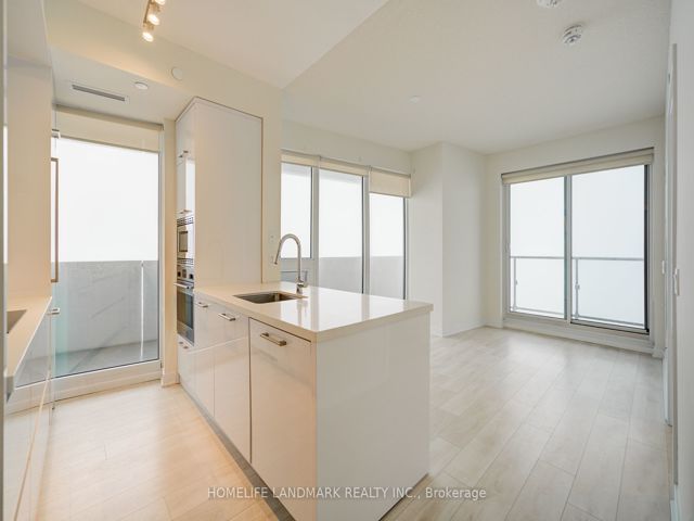 5109 - 2221 Yonge St