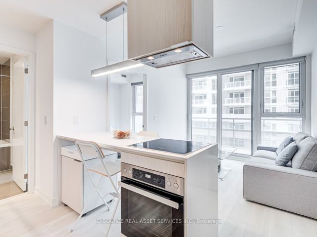 701 - 15 Lower Jarvis St