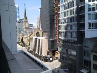 712 - 77 Shuter St