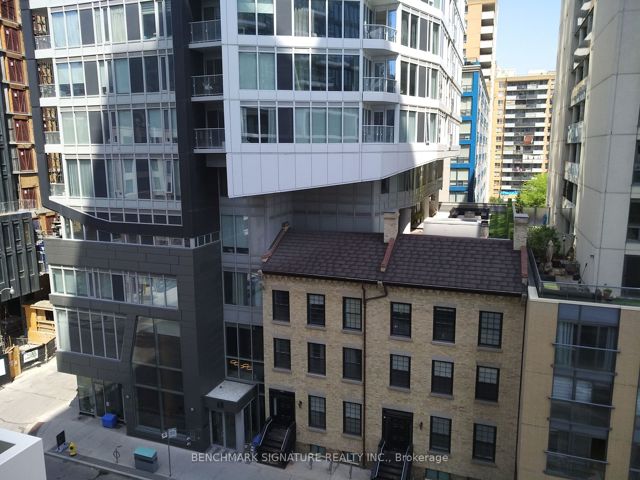 712 - 77 Shuter St