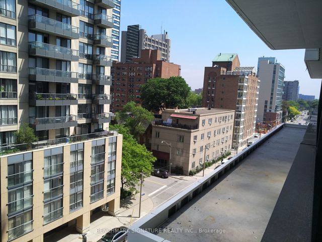 712 - 77 Shuter St