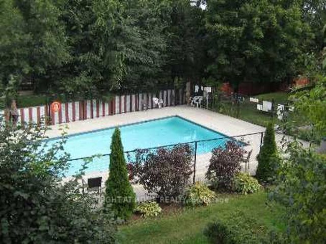 210 - 5877 Bathurst St