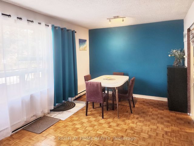 210 - 5877 Bathurst St