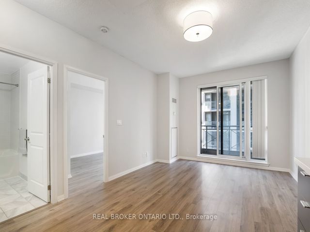 807 - 35 Hayden St E