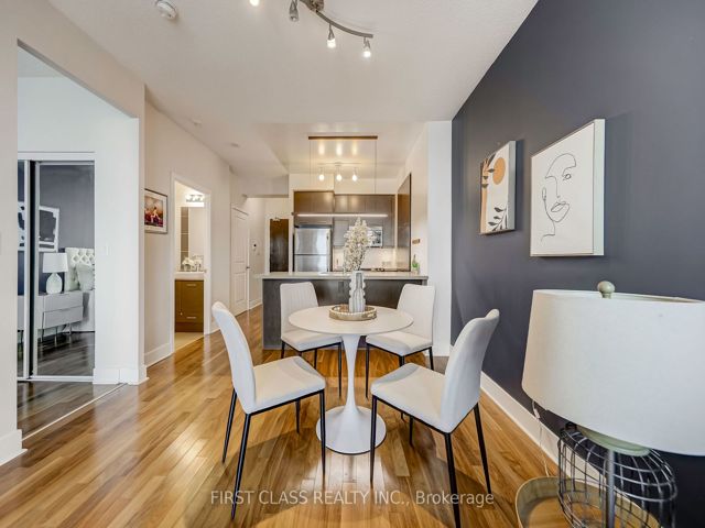 PH10 - 26 Norton Ave
