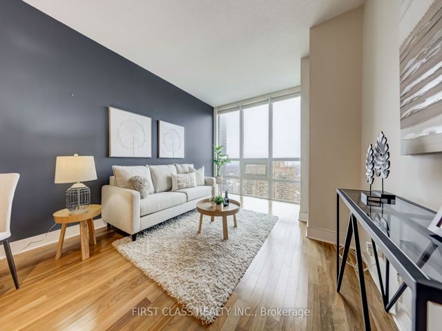 PH10 - 26 Norton Ave