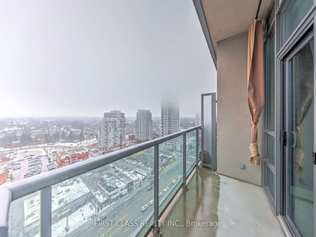 PH10 - 26 Norton Ave