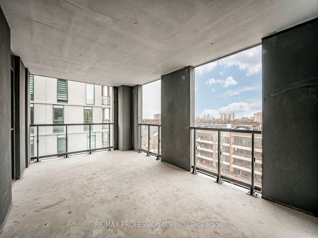 724 - 500 Wilson Ave