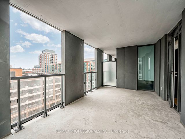724 - 500 Wilson Ave