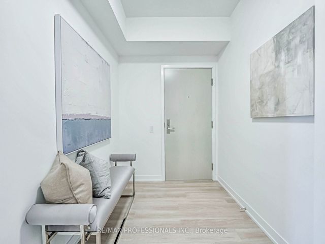 724 - 500 Wilson Ave