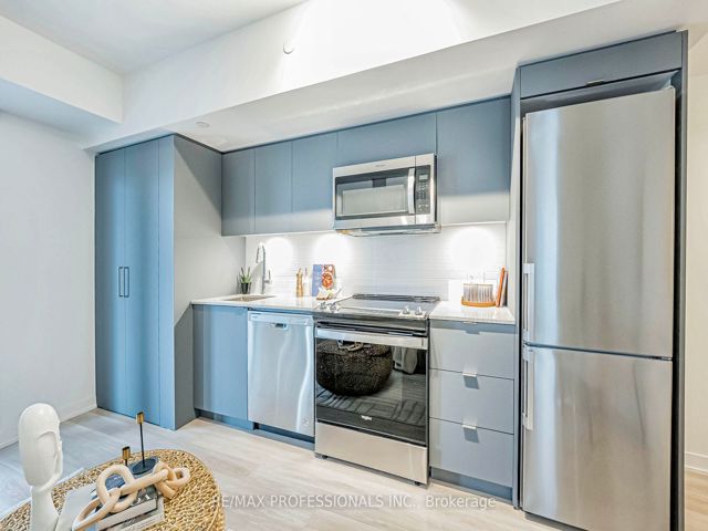 724 - 500 Wilson Ave