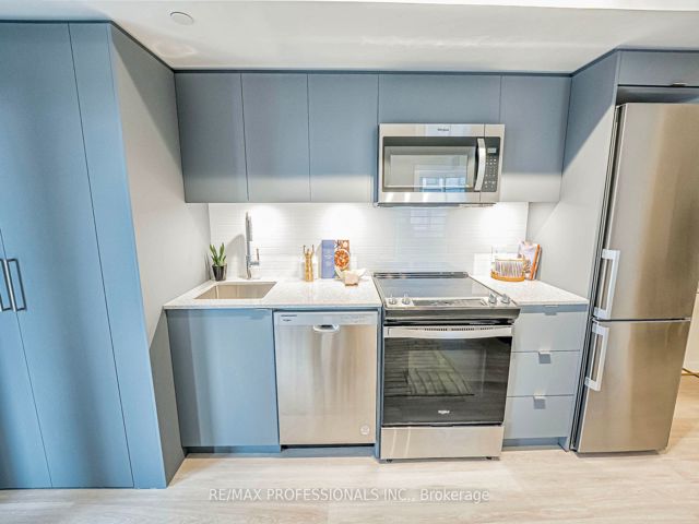 724 - 500 Wilson Ave