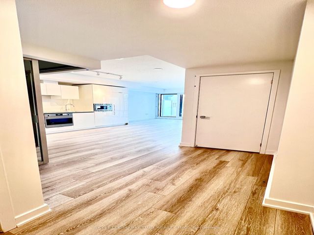 2417 - 230 Simcoe St