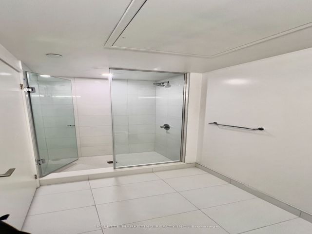 2417 - 230 Simcoe St