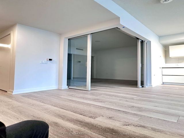 2417 - 230 Simcoe St