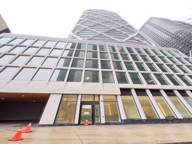 2417 - 230 Simcoe St