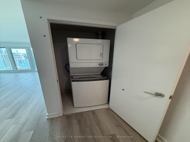 2417 - 230 Simcoe St