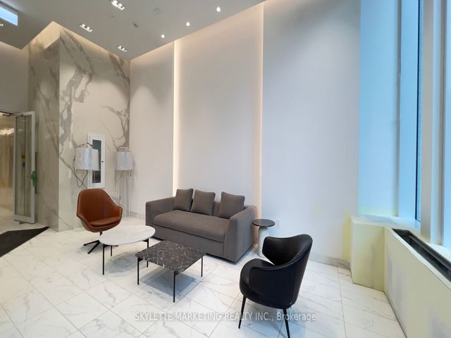 2417 - 230 Simcoe St