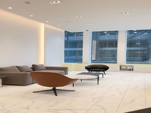 2417 - 230 Simcoe St