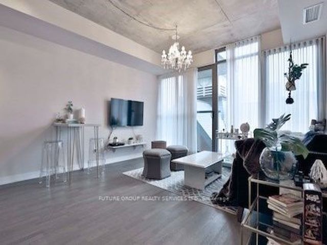 521 - 560 King St W