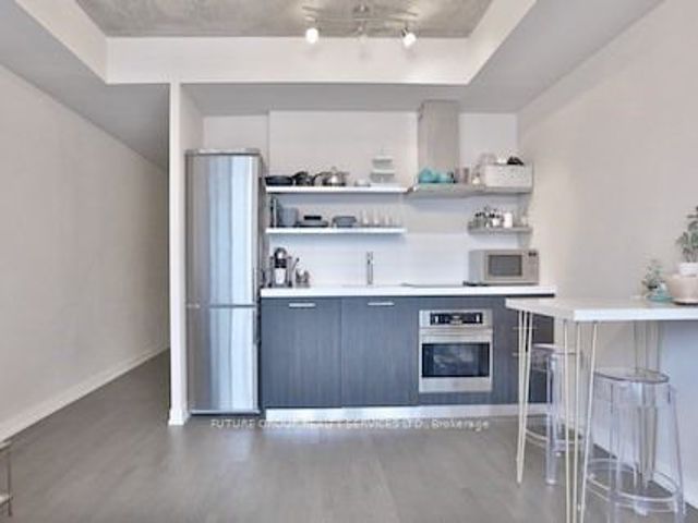 521 - 560 King St W