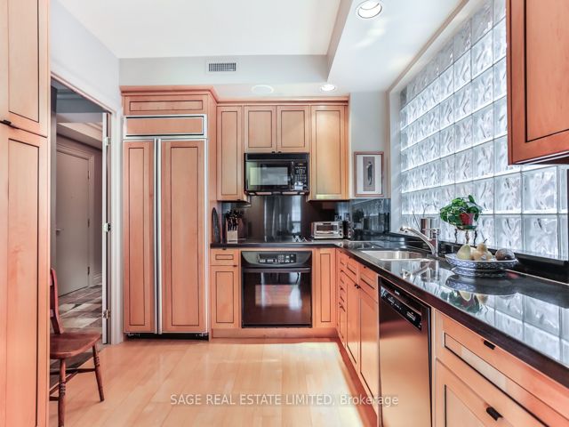 501 - 8 Sultan St