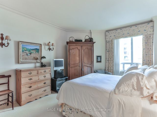 501 - 8 Sultan St