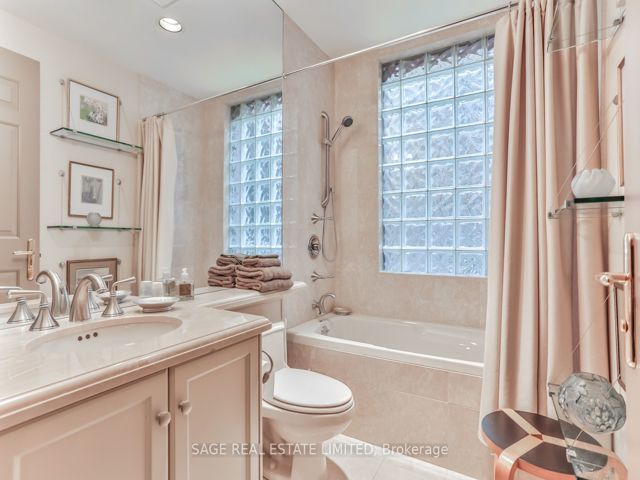 501 - 8 Sultan St