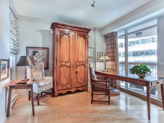 501 - 8 Sultan St