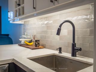 211 - 481 Rosewell Ave