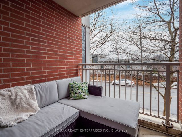 211 - 481 Rosewell Ave