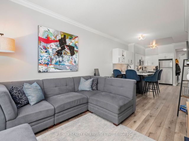 211 - 481 Rosewell Ave