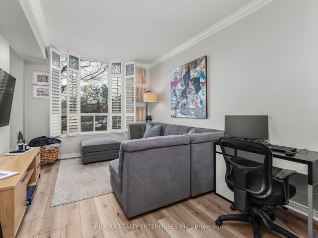 211 - 481 Rosewell Ave