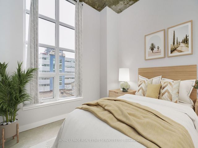409 - 23 Brant St