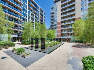 409 - 23 Brant St