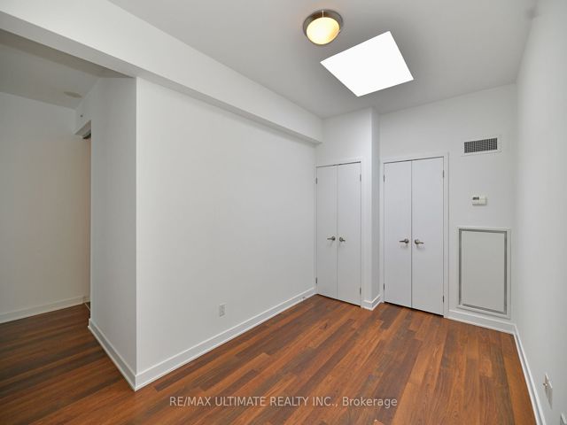 PH1103 - 32 Camden St