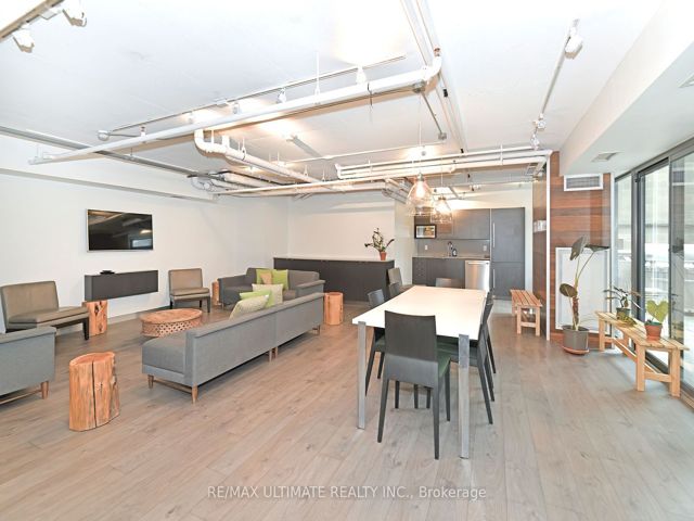 PH1103 - 32 Camden St