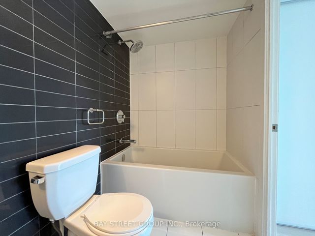 711 - 75 Queens Wharf Rd W