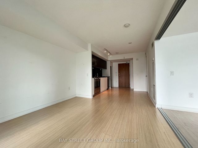 711 - 75 Queens Wharf Rd W