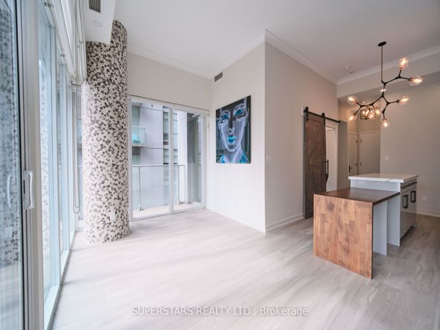 703 - 126 Simcoe St