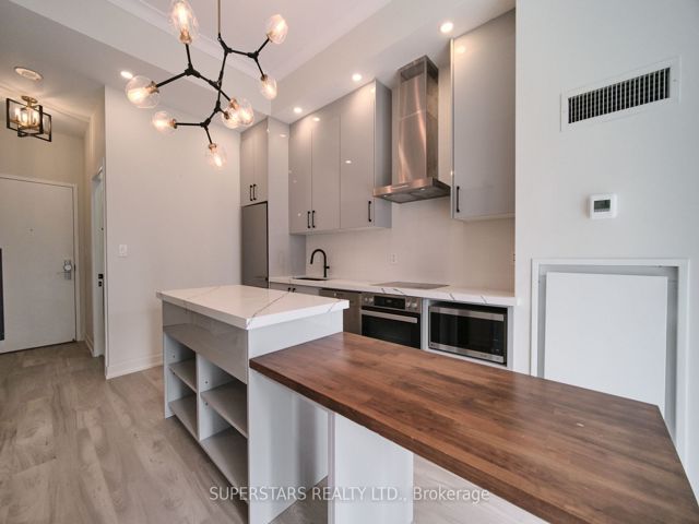703 - 126 Simcoe St