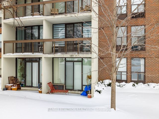 104 - 30 Fashion Roseway